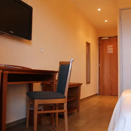 Du Parc Sur מלון