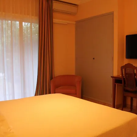 Hotel Du Parc Cavalaire Sur Mer 4* Cavalaire-sur-Mer