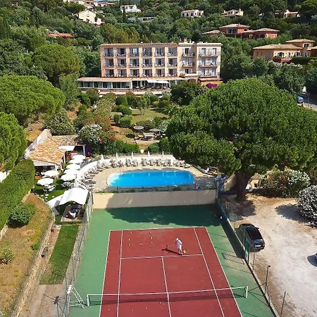 Hotel Du Parc Cavalaire Sur Mer فندق 4*
