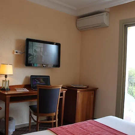 Hotel Du Parc Cavalaire Sur Mer فندق