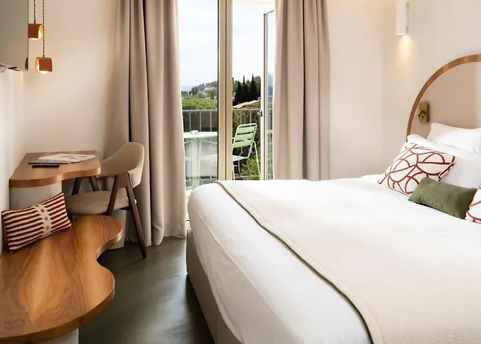 Du Parc Sur 4*
