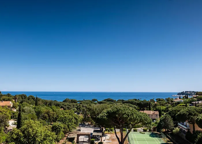 ホテル Du Parc Sur 4*